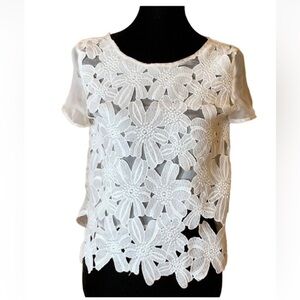 Alythea white floral short sleeve top Size Small